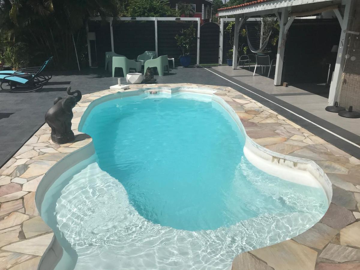 Grand T2 Tout Confort , Emplacement Ideal Riviere-Salee Exterior foto